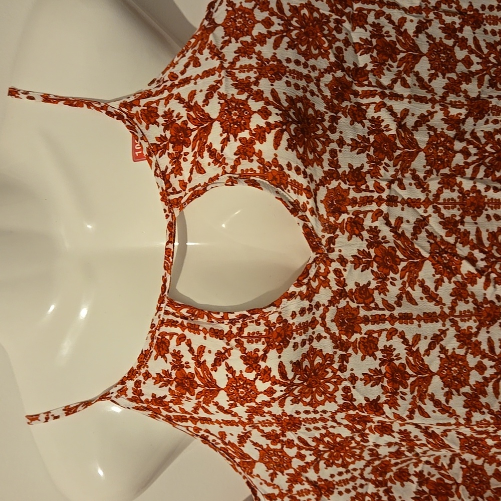NWT Weekend by Suzanne Betro Boho Cold Shoulder Top in Red and White - Picture 2 of 7